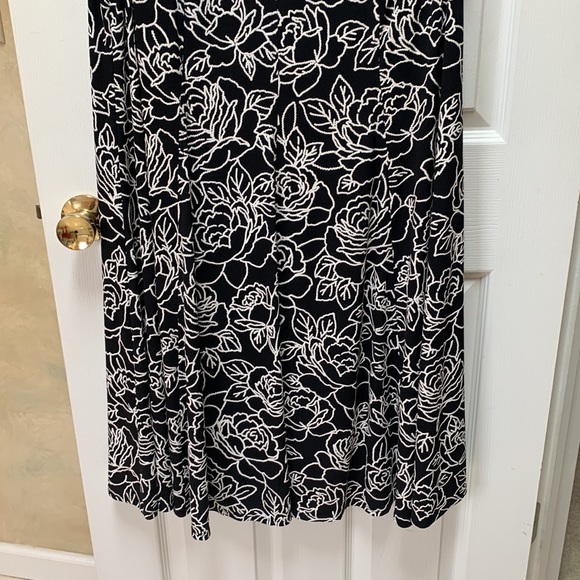 Beautiful black dress, with white floral design, smoke & pet free home - Picture 2 of 11